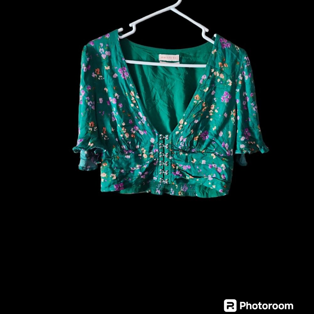 Urban Outfitters Cropped Top Floral Green Smocked Hem  Size L…